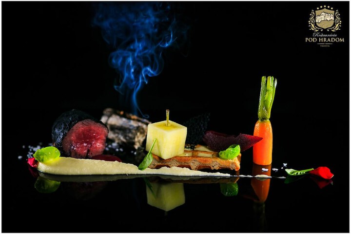 Dining 40 of 62