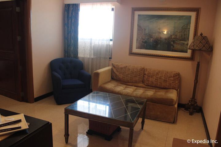 Room 30 of 77
