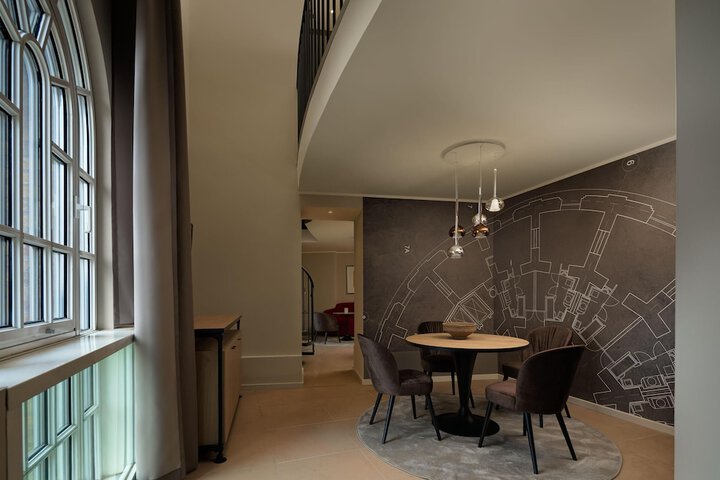 Room 64 of 121
