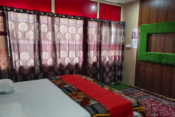 Room 3 of 23
