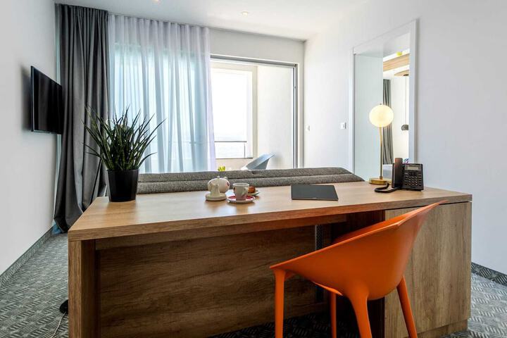 Room 15 of 44