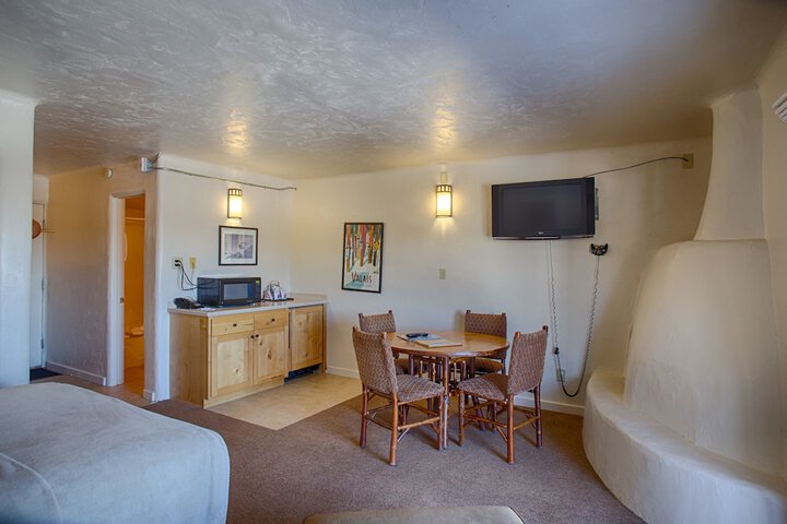 Room 5 of 94