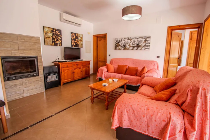 Room 5 of 18