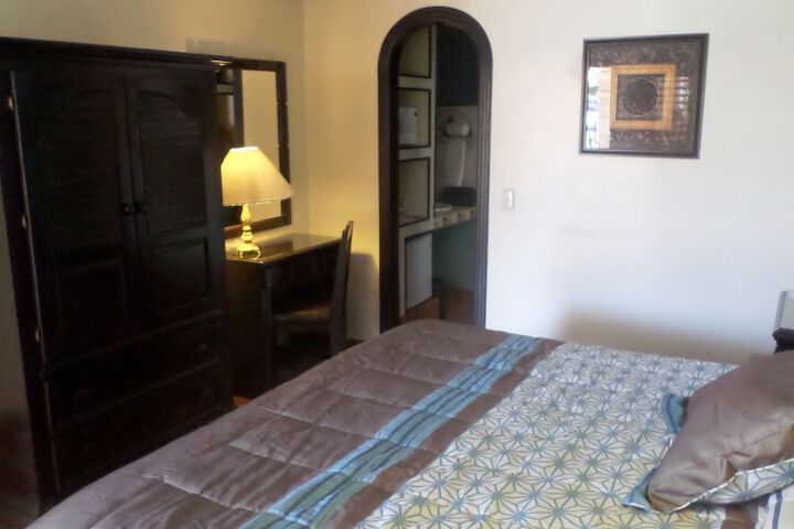 Room 5 of 13