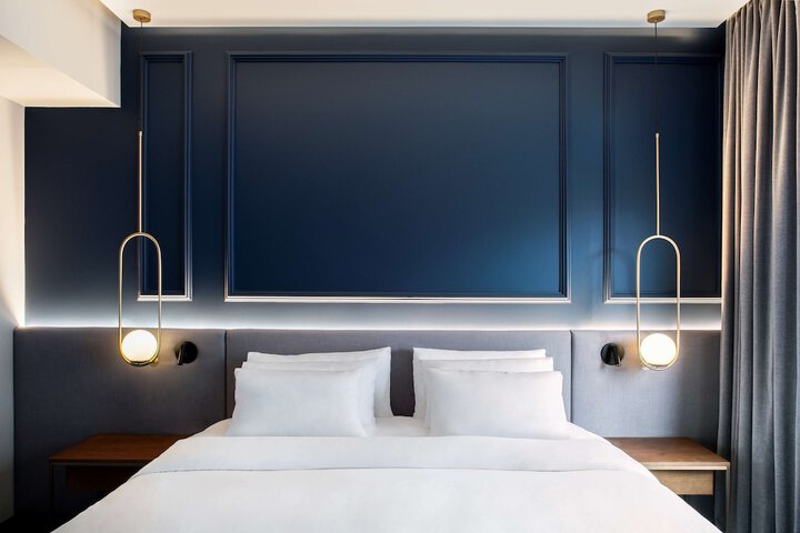 Room 28 of 132