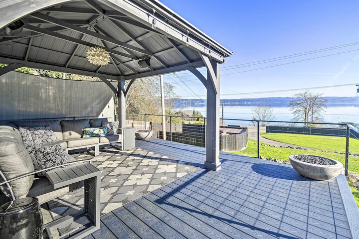 Puget Sound Cabin With Hot Tub and Water Views!
