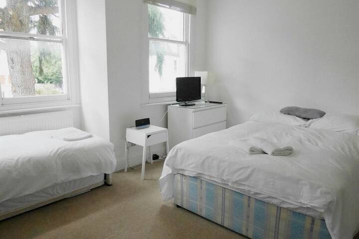 Room 14 of 42