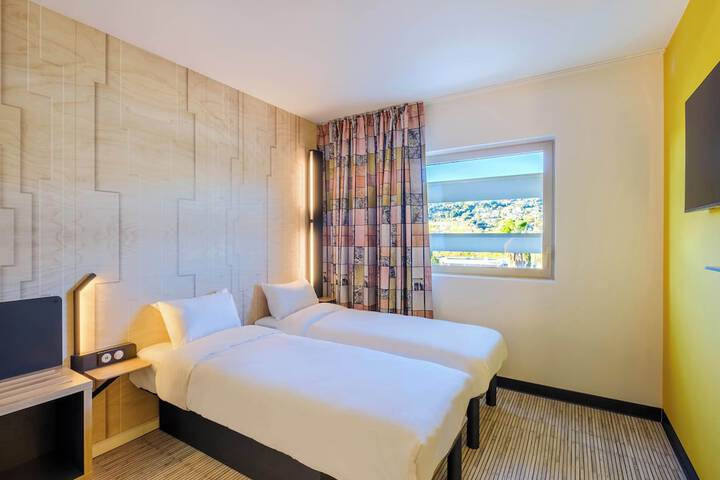 Room 21 of 47