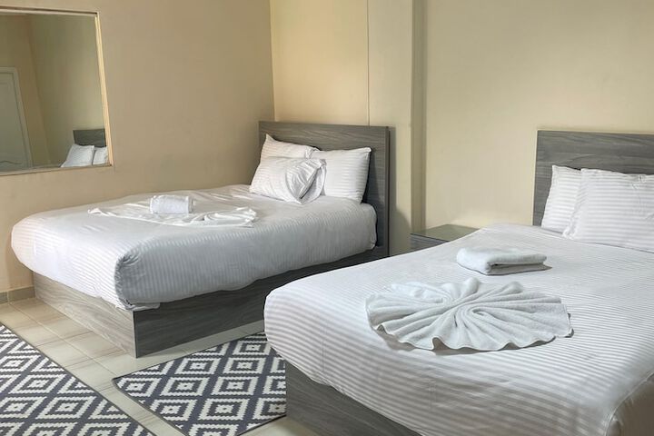 Room 17 of 38