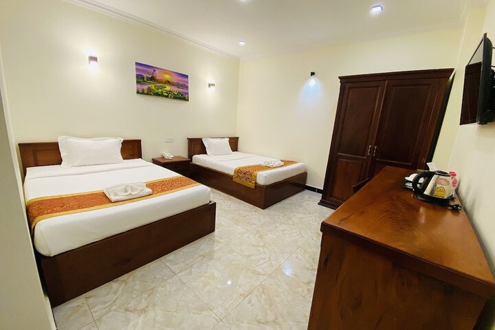Room 4 of 30