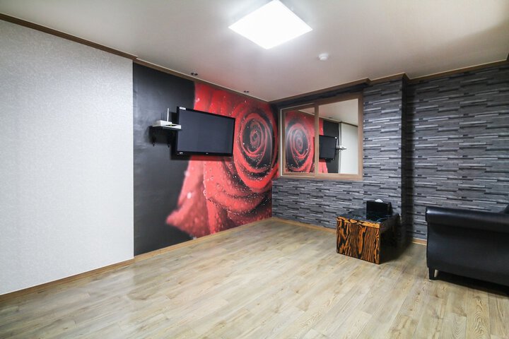 Room 7 of 57