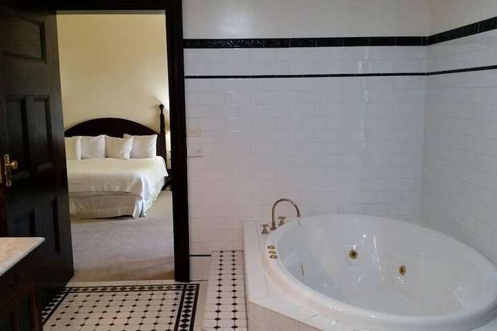 Room 19 of 33