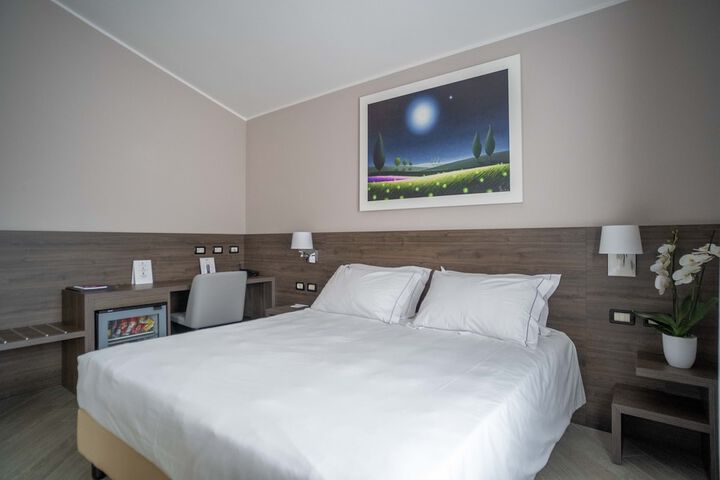 Room 15 of 68