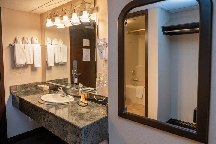 Bathroom sink