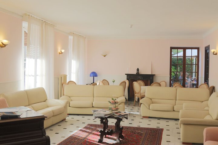 Hotel Interior 6 of 141
