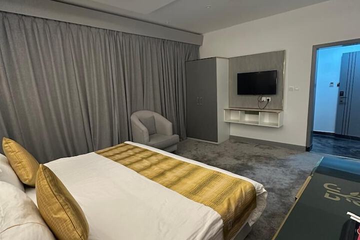 Room 15 of 43