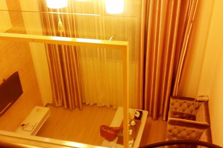 Room 61 of 79