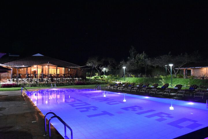 Pool 11 of 21
