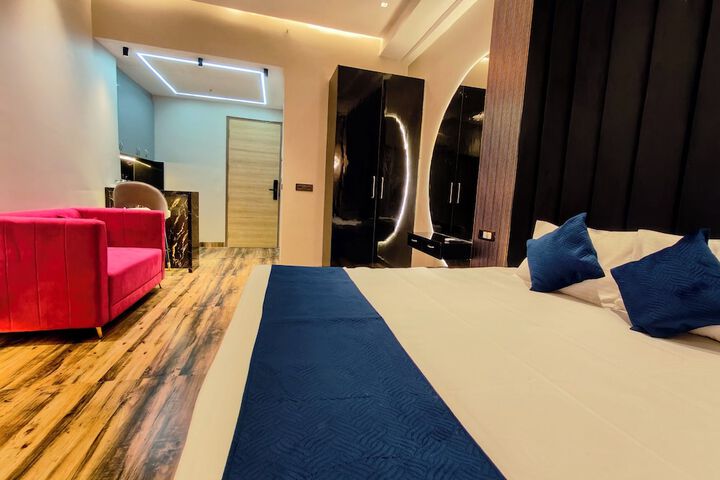 Room 6 of 24