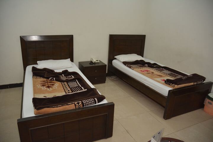 Room 9 of 24