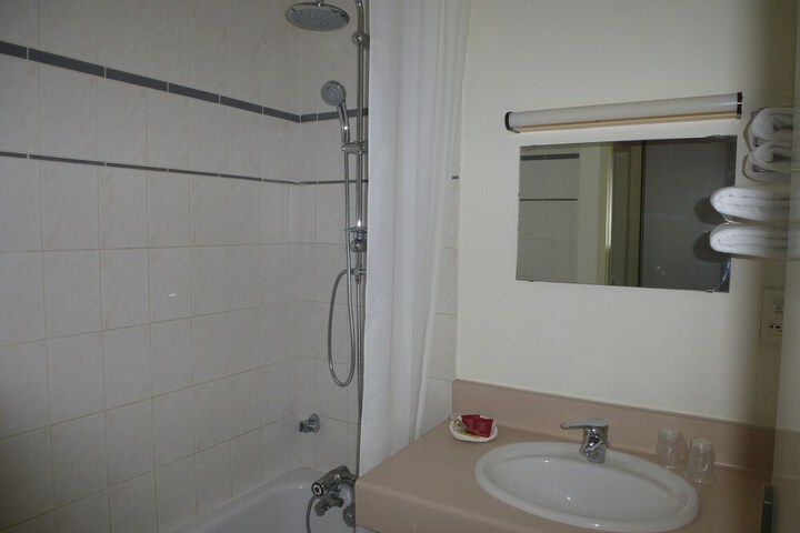 Room 20 of 33