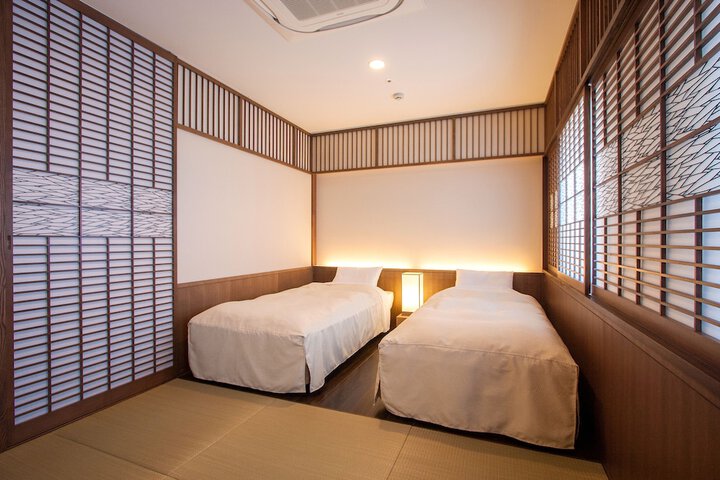 Room 16 of 37