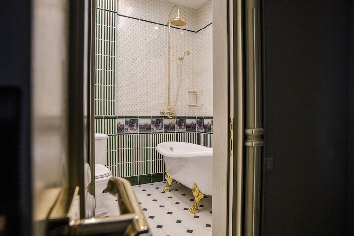 Room 22 of 47