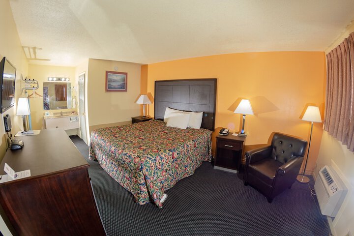 Room 8 of 35