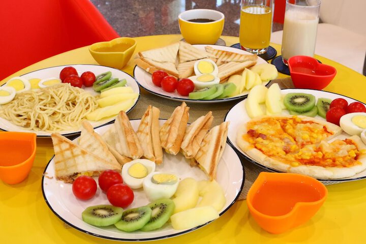 Breakfast/Coffee Service 38 of 60