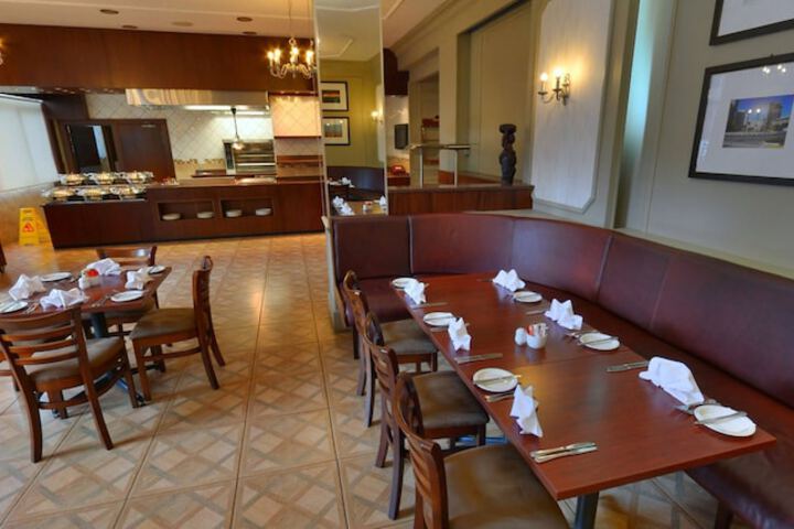 Dining 54 of 67