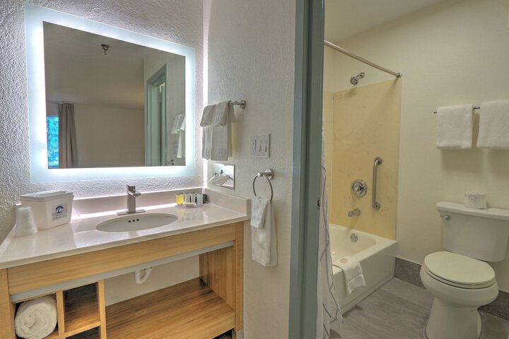 Room 20 of 23