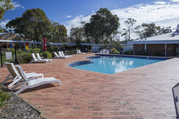 Pool 47 of 77