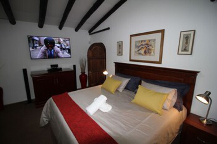 Room 11 of 27