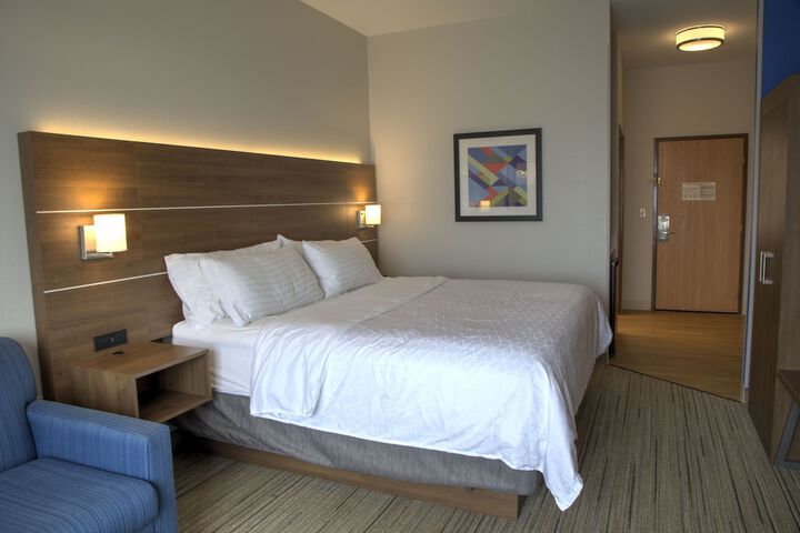 Room 4 of 52