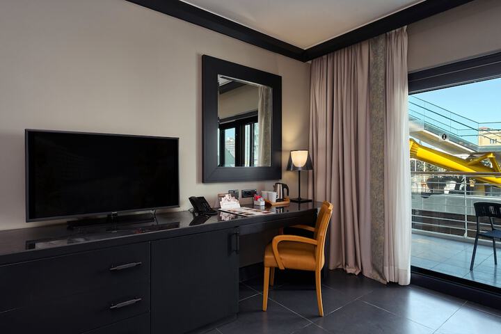 Room 53 of 267