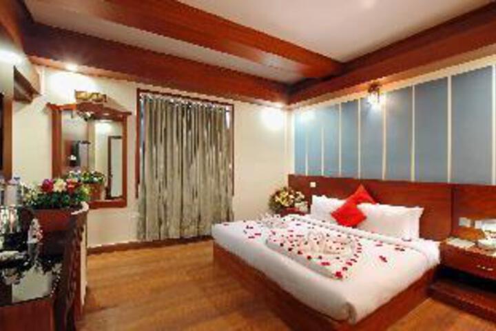 Room 9 of 20