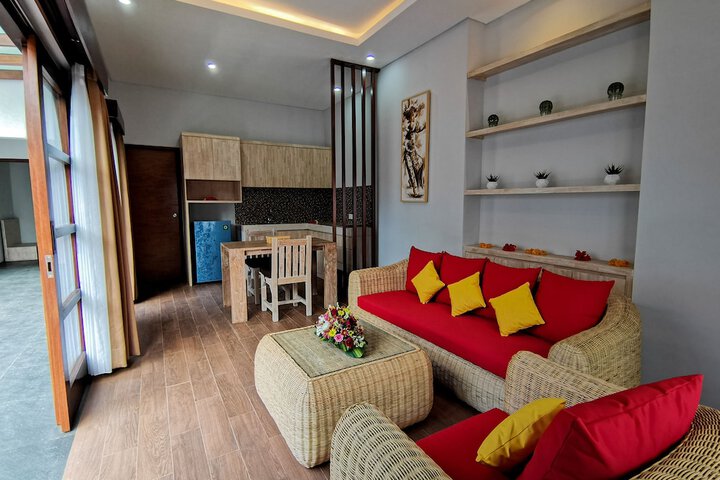 Room 27 of 100