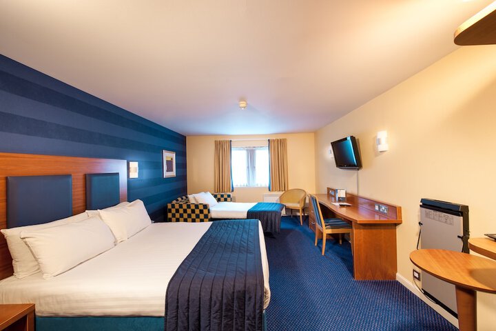 Room 11 of 43