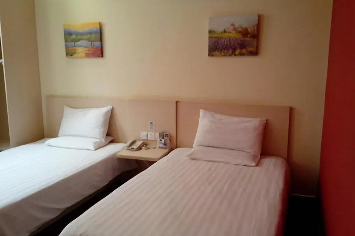 Room 2 of 6