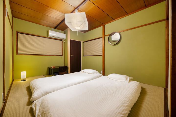 Room 13 of 43