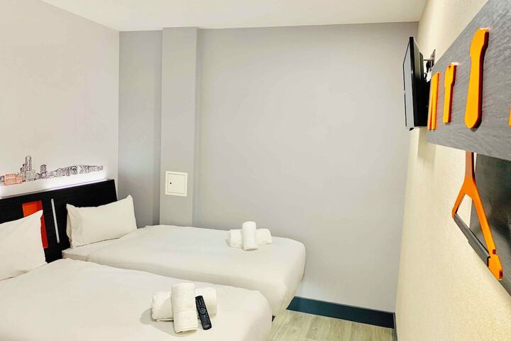 Room 18 of 47