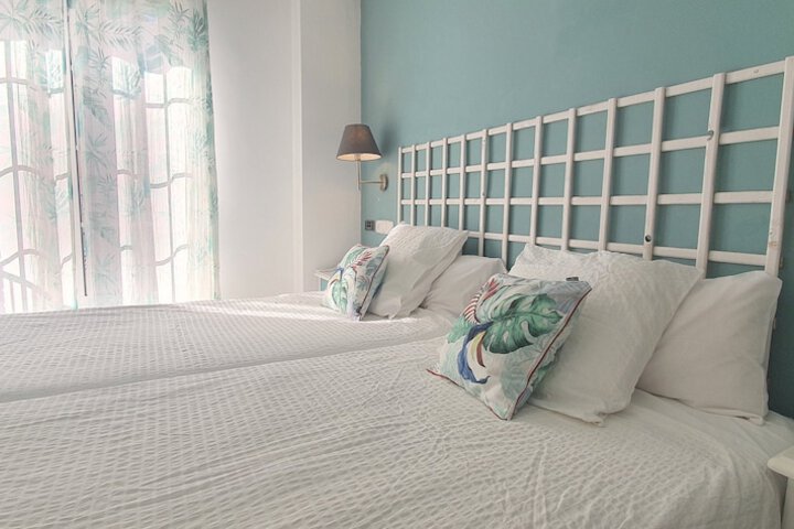 Room 15 of 33