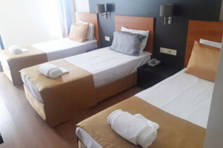 Room 25 of 29
