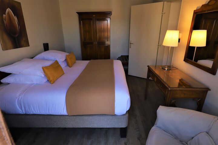 Room 11 of 46