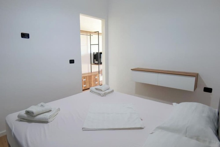 Room 16 of 50
