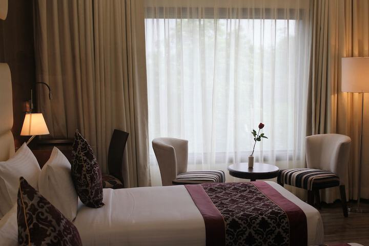 Room 6 of 39