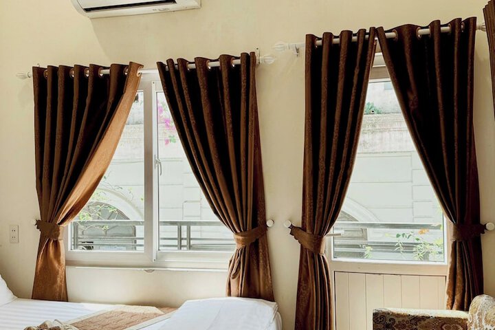 Room 6 of 44