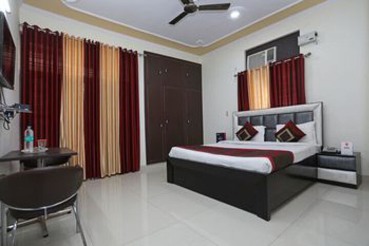 Room 19 of 28