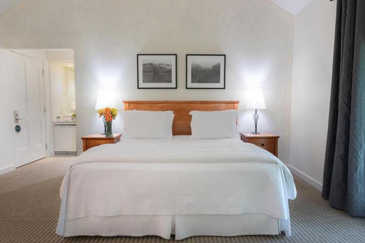 Standard | King Bed (10 of 19)