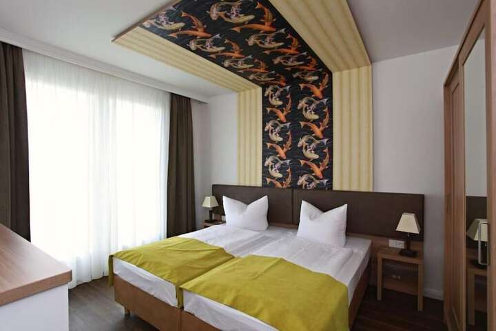 Room 9 of 63